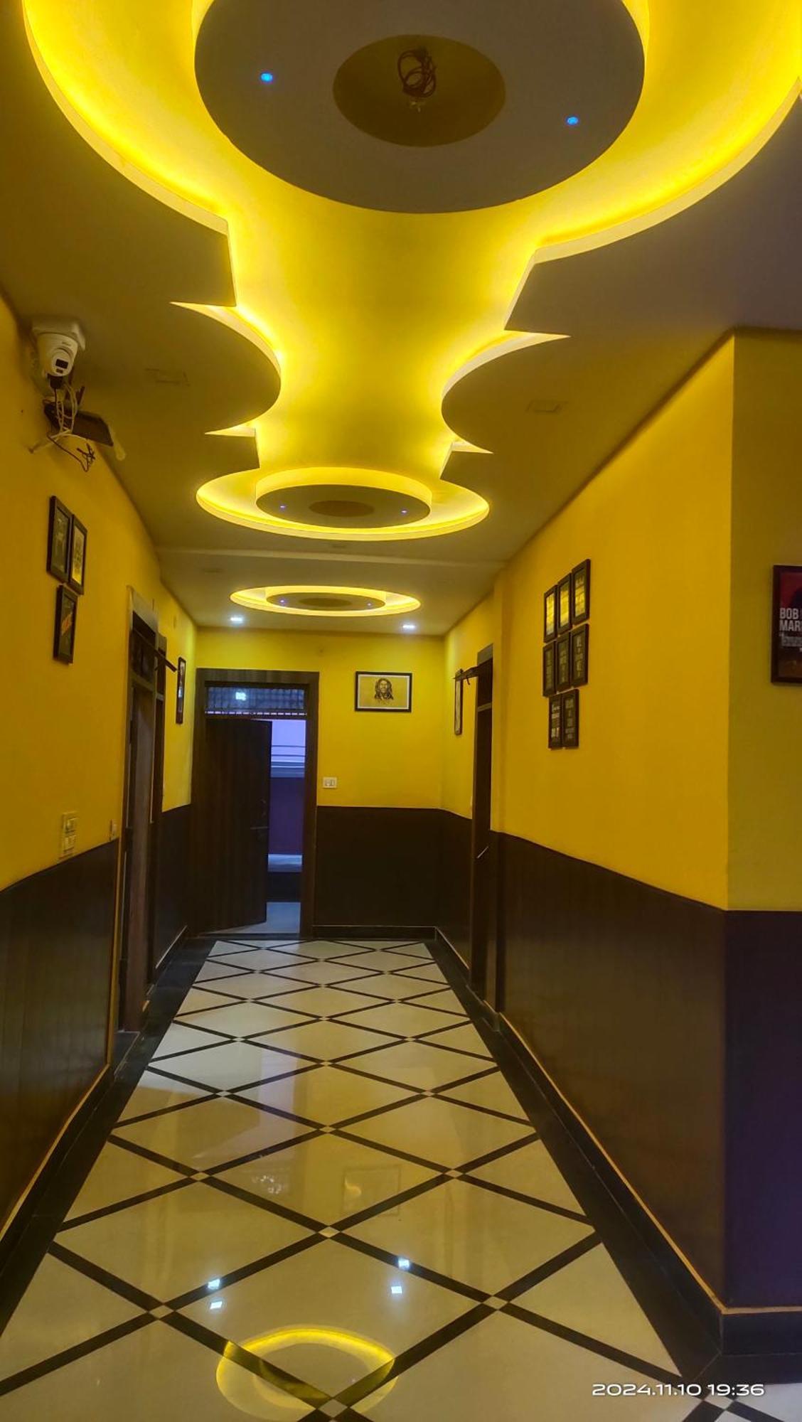 Big Brother Hostel Hotel 阿格拉 外观 照片
