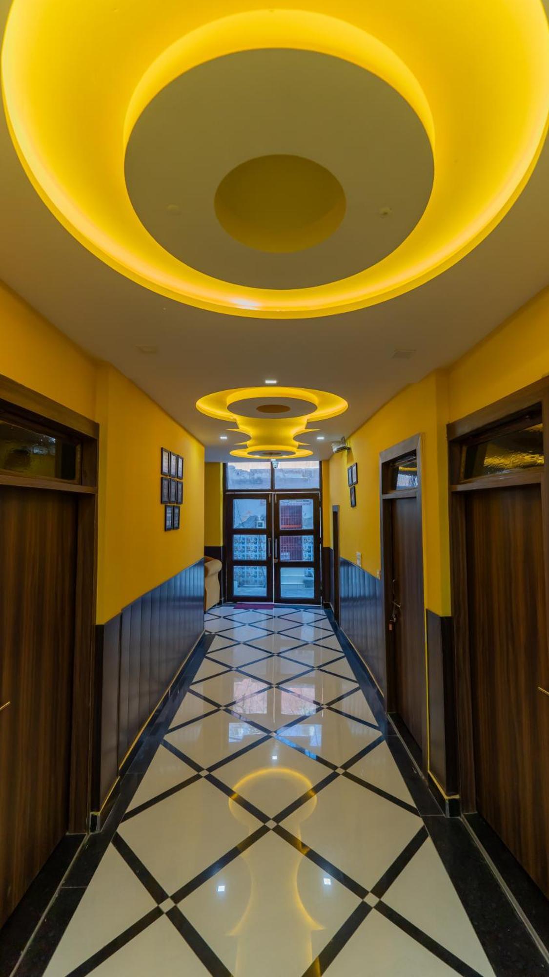 Big Brother Hostel Hotel 阿格拉 外观 照片