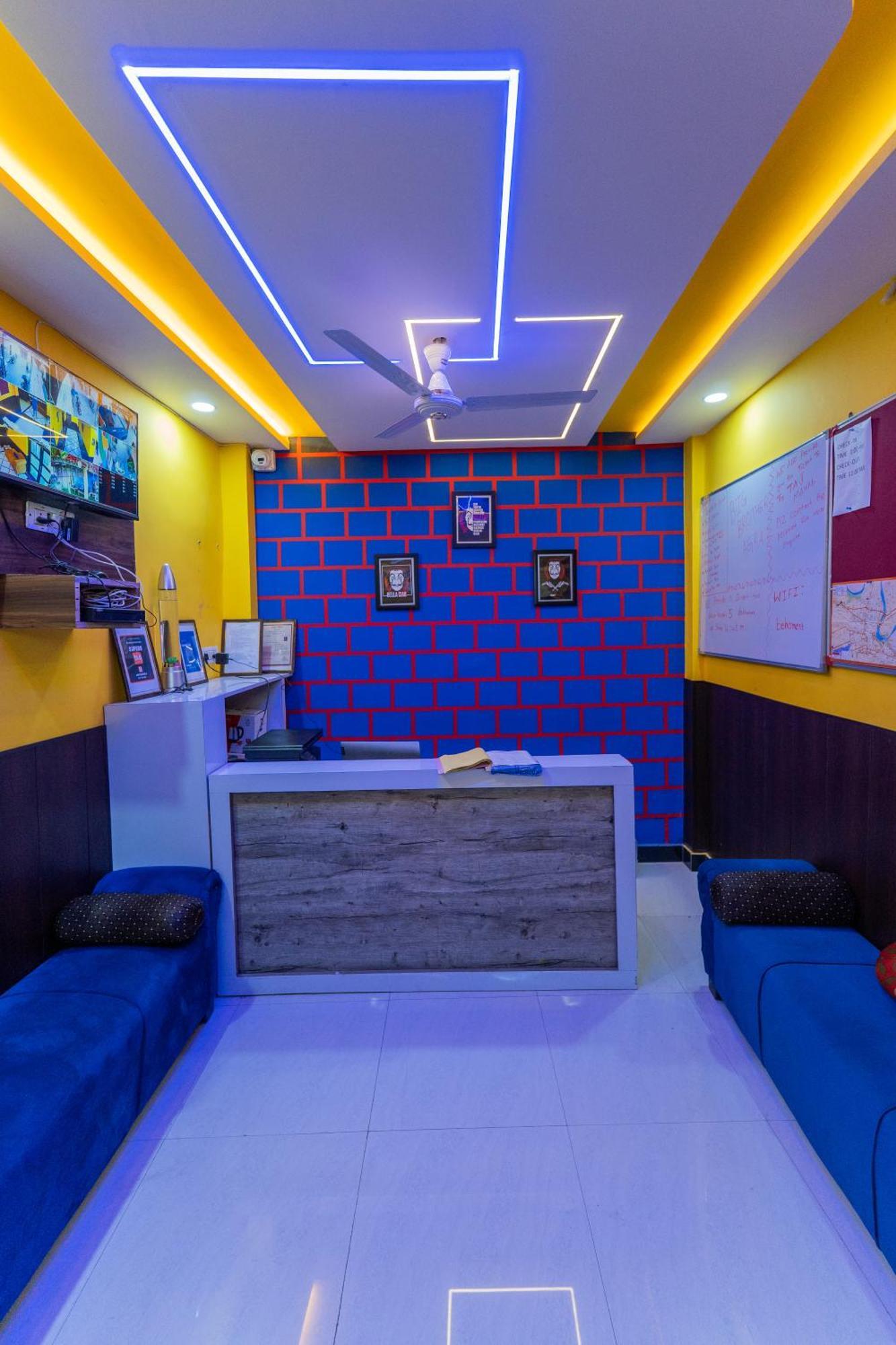 Big Brother Hostel Hotel 阿格拉 外观 照片