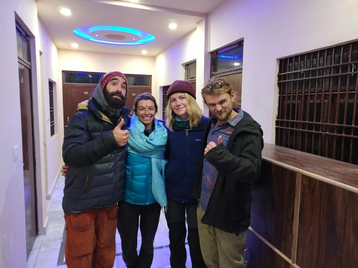 Big Brother Hostel Hotel 阿格拉 外观 照片